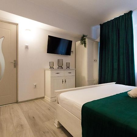 Best Room Bukares Bagian luar foto